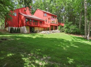 35 Rock Meadow Ln, Stamford, CT 06903