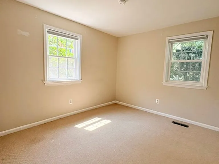 6718 Kenwood Forest Ln — Photo 20