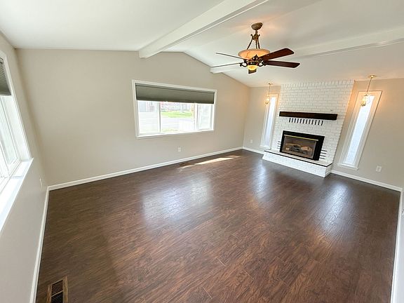 3rd image of 4781 Glenwood Dr