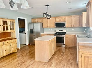 1016 Kennedy Dr, Kirkland, IL 60146