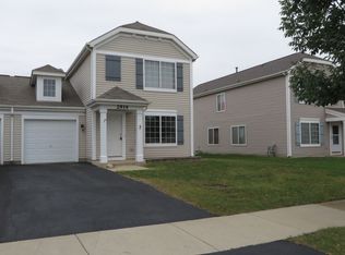 2914 Meadowview Ln #2914, Montgomery, IL 60538