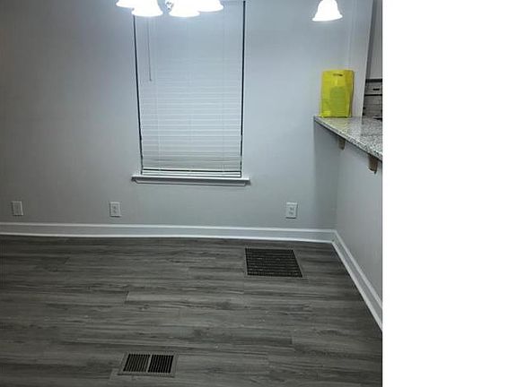 5th image of 1329 Richmond St