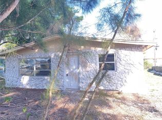 2165 Davis Ct, Fort Myers, FL 33916