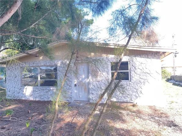 2165 Davis Ct, Fort Myers, FL 33916