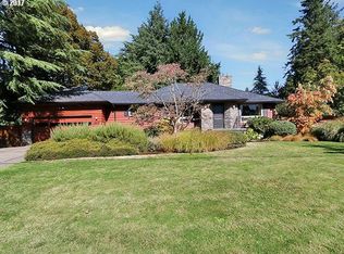 8675 SW Fairway Dr, Portland, OR 97225