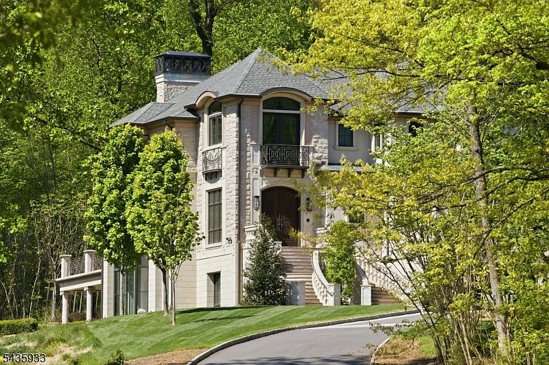 1st image of 4 MASON HILL ROAD