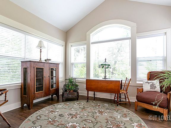 4th image of 1915 Peace Valley Ct NE