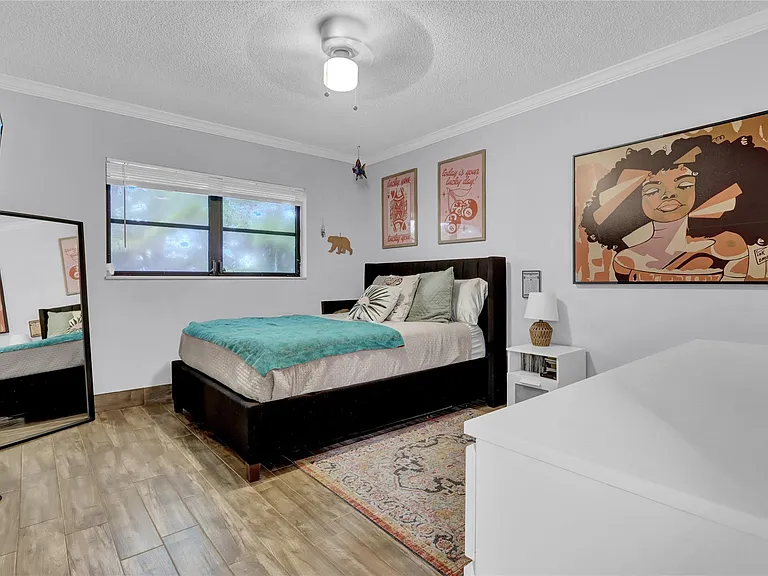 665 Enfield St #B20 — Photo 15