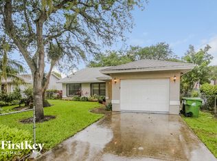 1647 SW 30th Ter, Fort Lauderdale, FL 33312