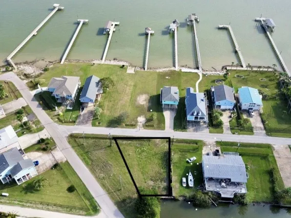 1604 Dick Bay Dr, San Leon, TX 77539