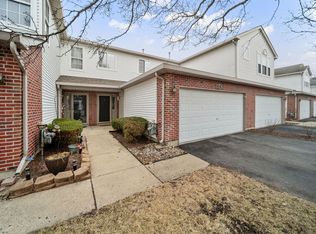 16435 Club Ct, Crest Hill, IL 60403