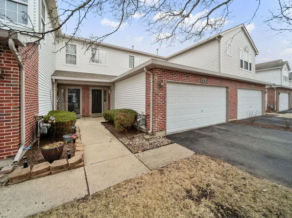 16435 Club Ct, Crest Hill, IL 60403