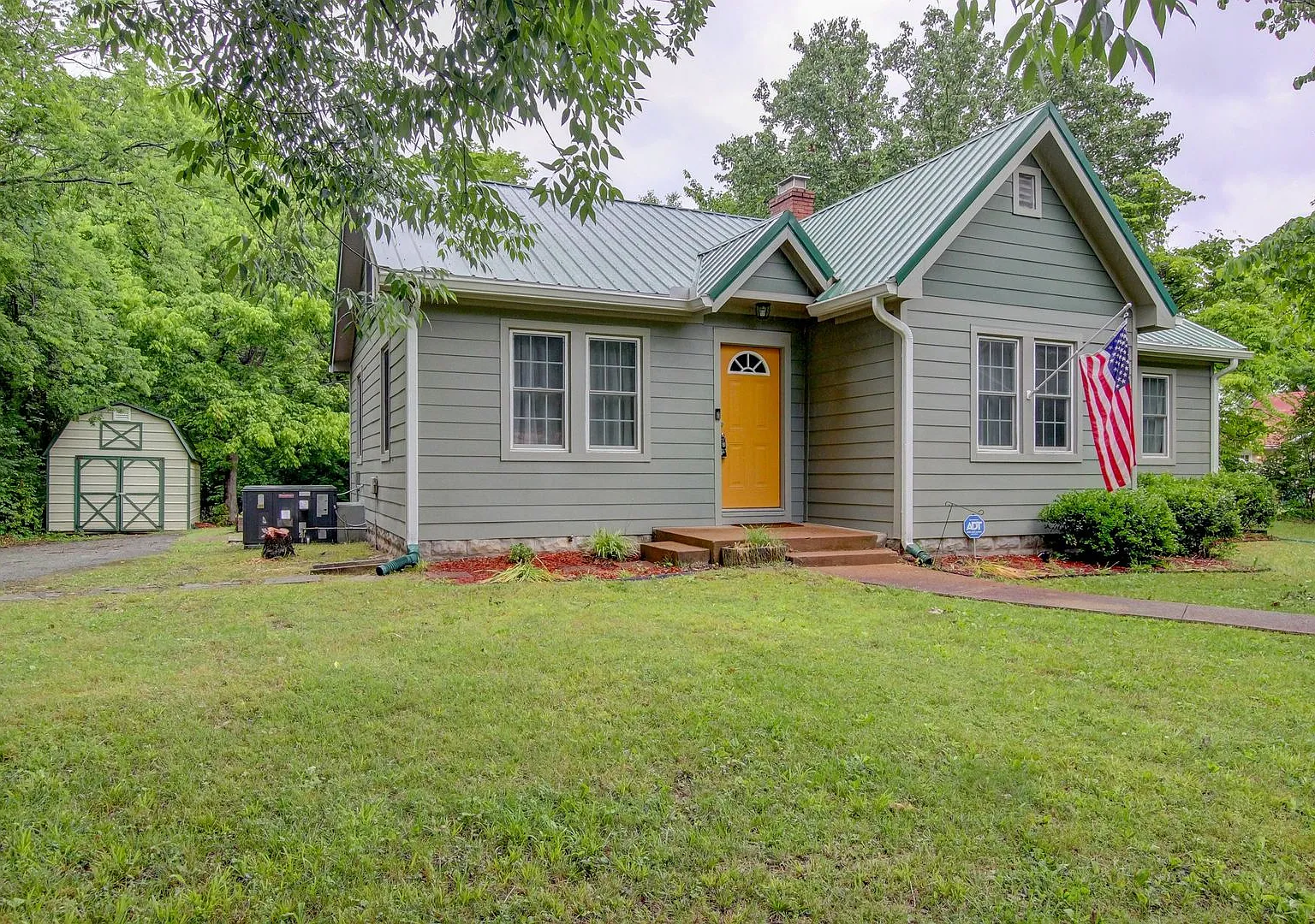 1115 Woodard St (For Rent) — Photo 2