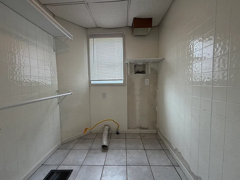 102 W Jefferson St — Photo 16