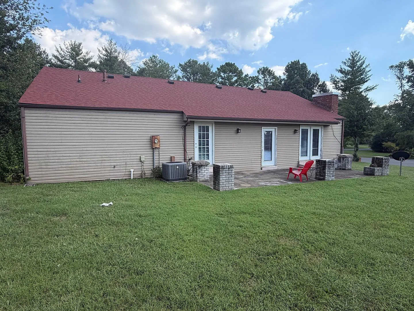 4 bedroom 2.5 bathroom house for rent — Photo 2