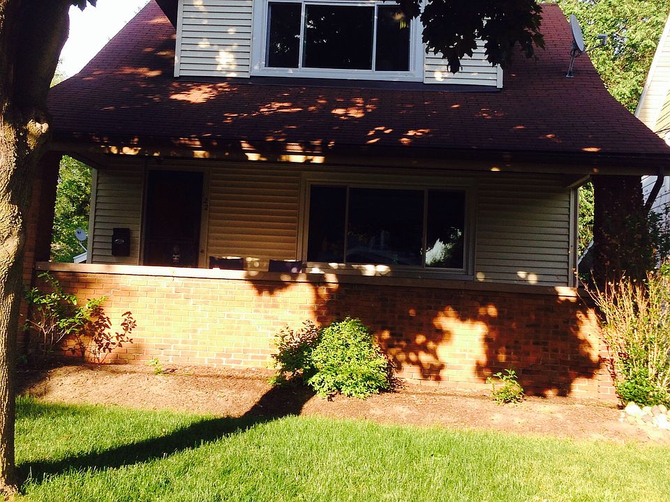 1st image of 122 Mayfield Ave NE