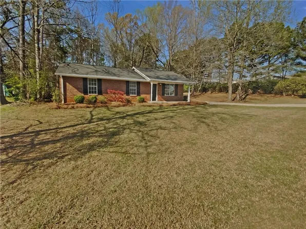 1 Brookfield Dr, Newnan, GA 30265