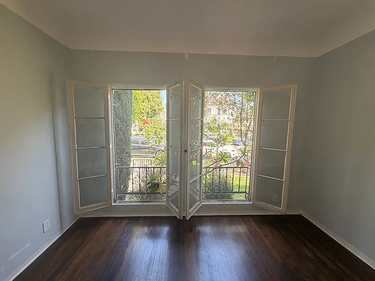 1047 S Orange Grove Ave #1 — Photo 34