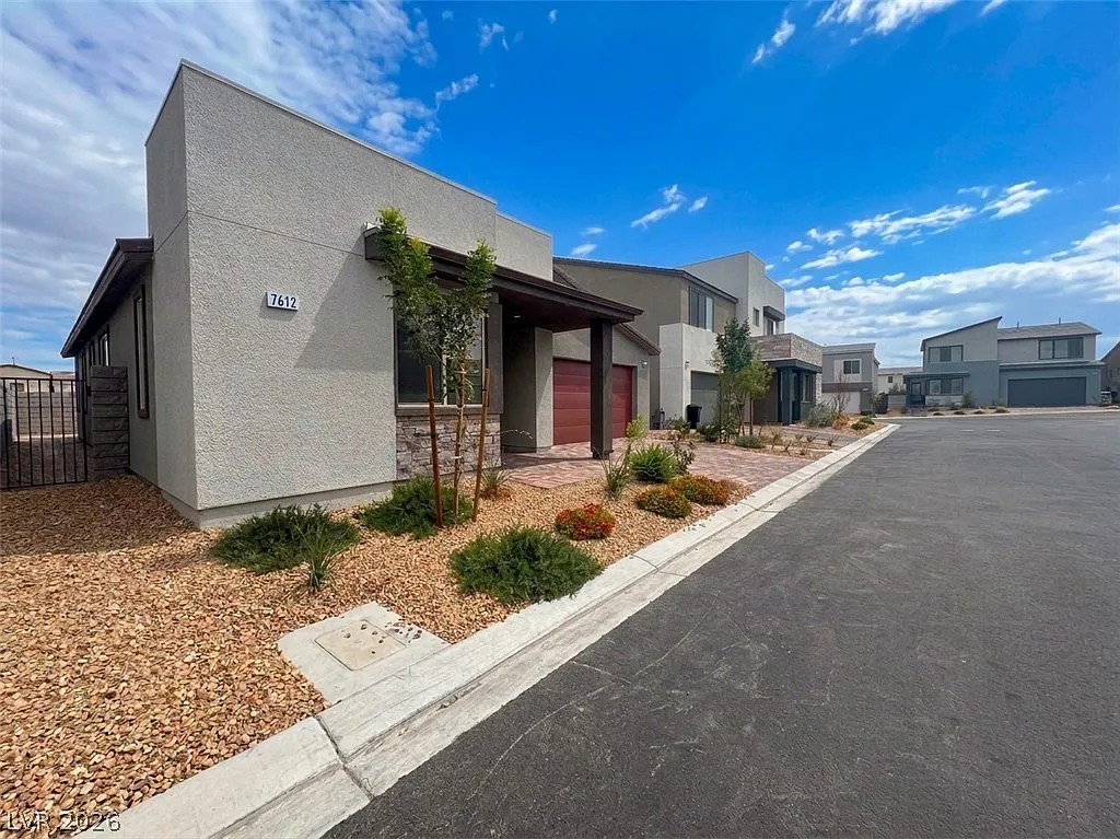 3 bed, 2.5 bath, 1788 sqft, $2,650 — Photo 2