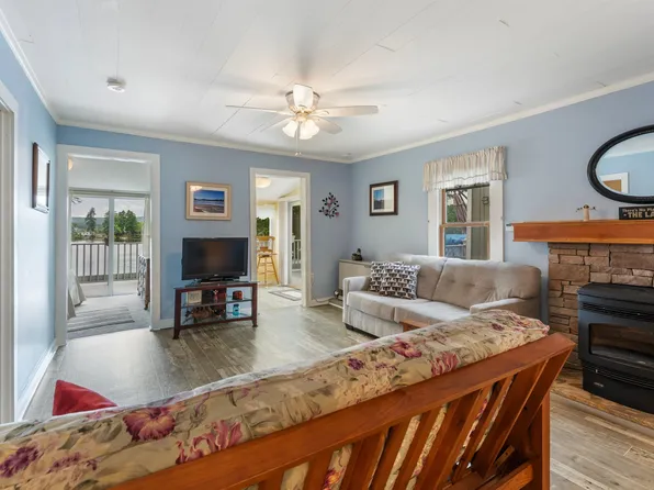 17 Waters Edge Road, Swanzey, NH 03431