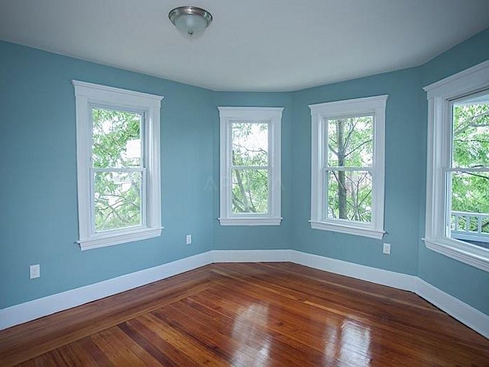 1st image of 6 Hinckley St #3
