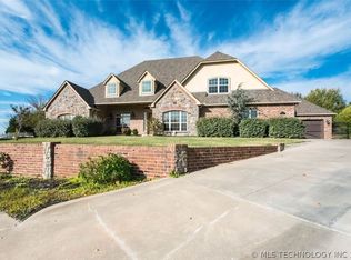 9511 N 137th East Ct, Owasso, OK 74055