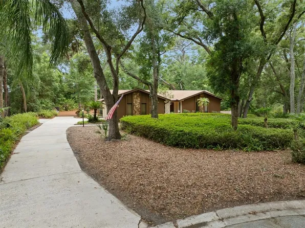 1660 Narnia Ct, Dunedin, FL 34698
