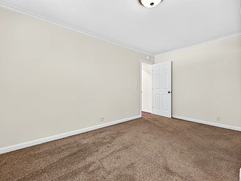 488 Jensen St — Photo 19