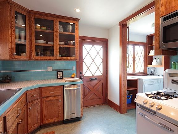 Kitchen of 2 bed/2 bath