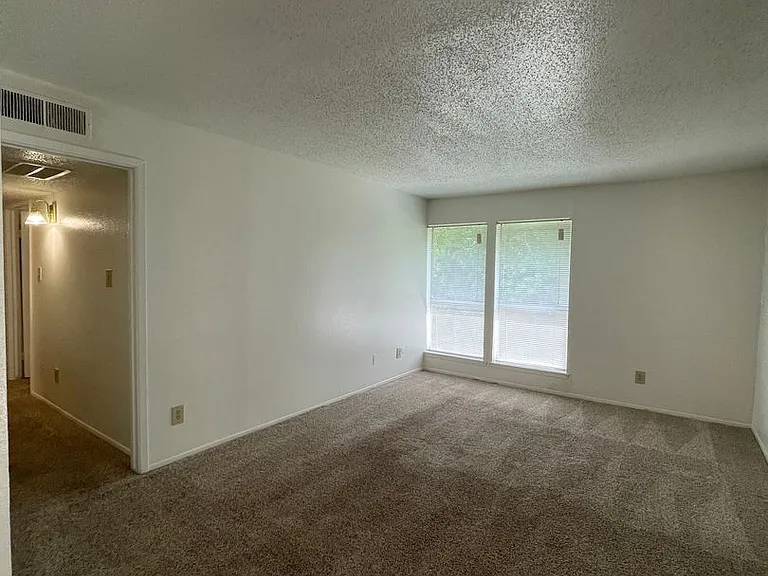 Ashley Crest — Photo 30