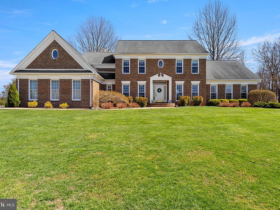1st image of 474 Beaver Ln