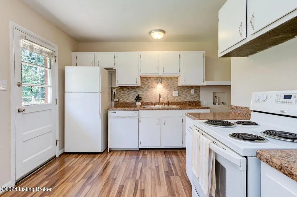 3 bed, 1107 sqft, $1,750 — Photo 4