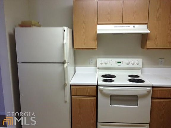 2nd image of 3211 Fairington Dr