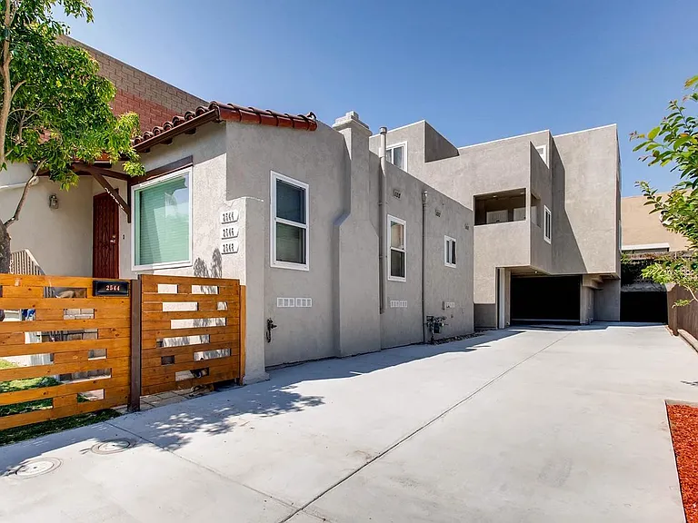 2546 State St — Photo 26