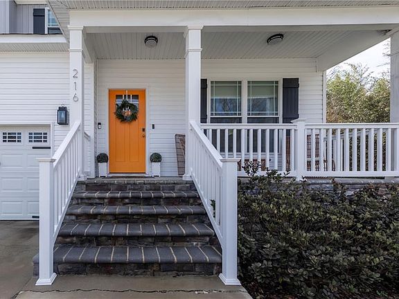 3rd image of 216 Wells Rd