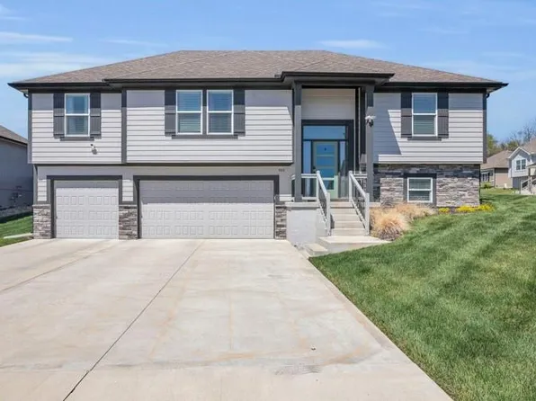 900 NW Lindenwood Dr, Grain Valley, MO 64029