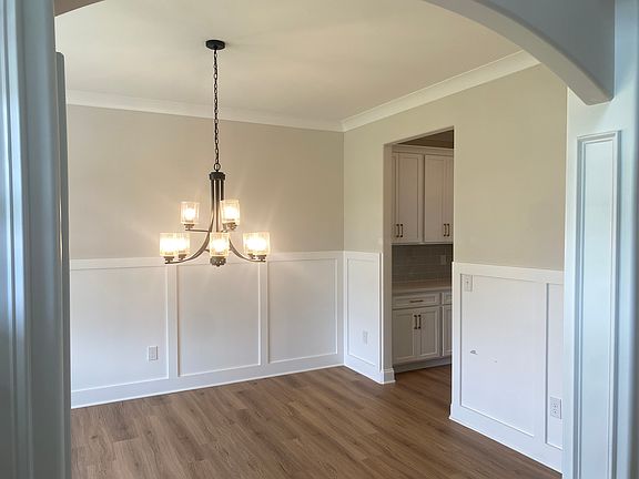 4th image of 905 Hopebrook Ct