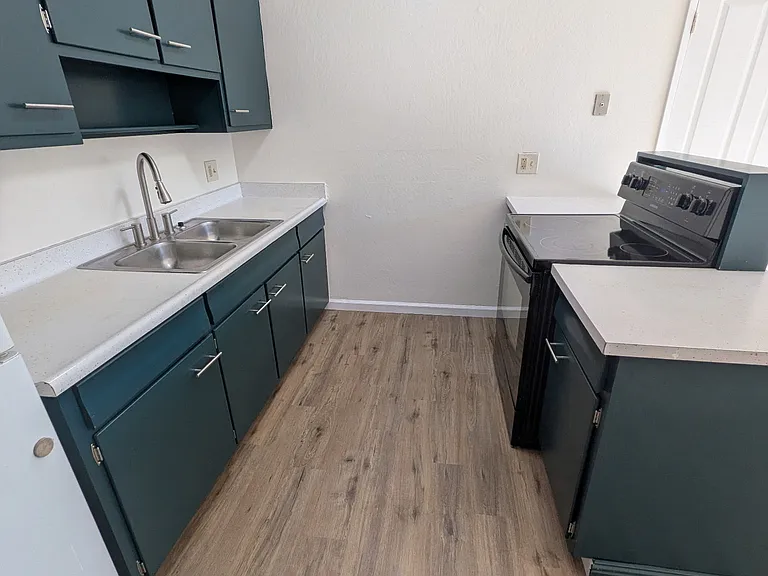 10141 De Soto Way — Photo 4
