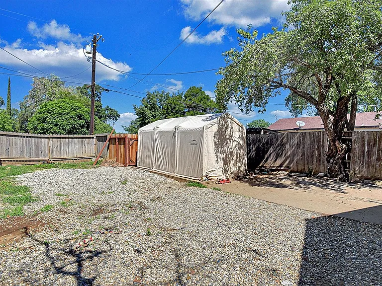 669 California St — Photo 4