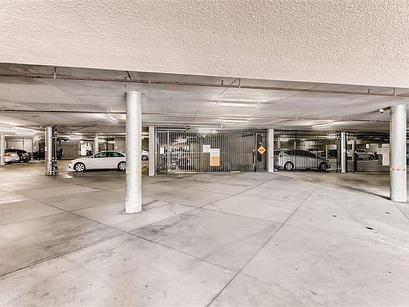 4th image of 1501 Front St #300