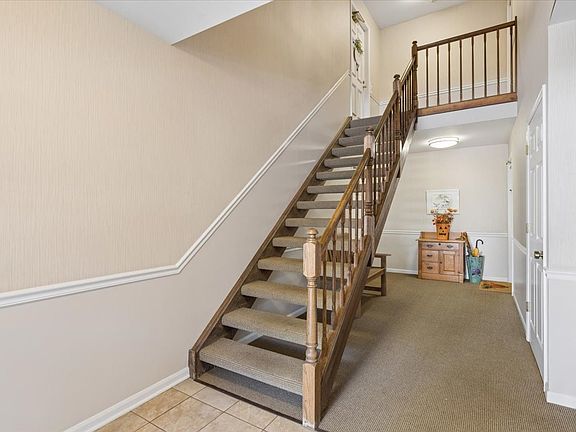 3rd image of 617 Edinburgh Ln APT B