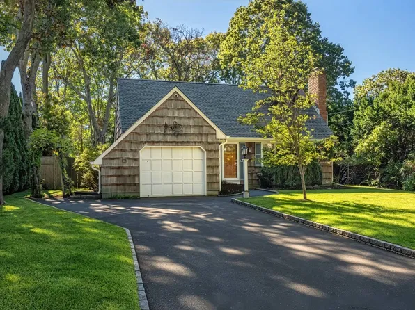 11 Nassau Rd, Hampton Bays, NY 11946