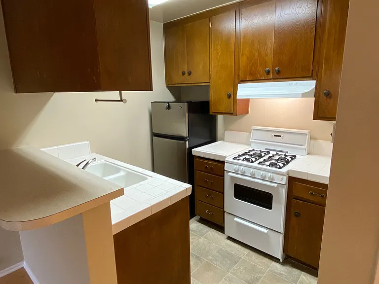 7122 Jordan Ave #4 — Photo 3