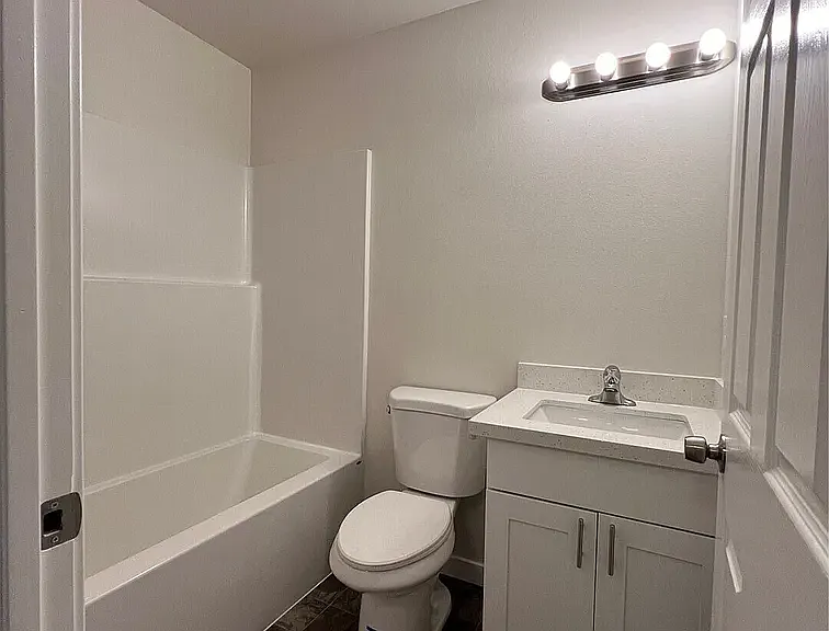 528 W Cushing St #528 — Photo 12