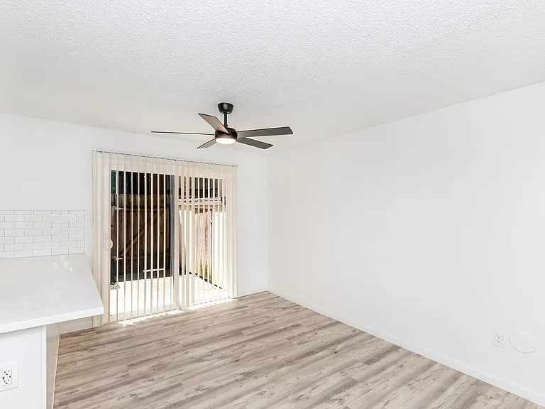 54 Quay Ct — Photo 30