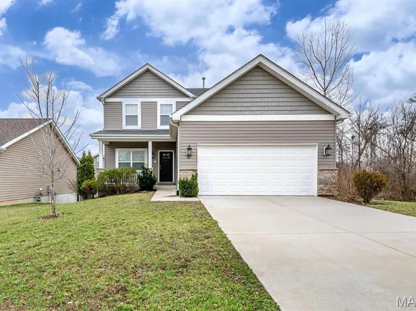 110 Cobble Rd, O'Fallon, MO 63366