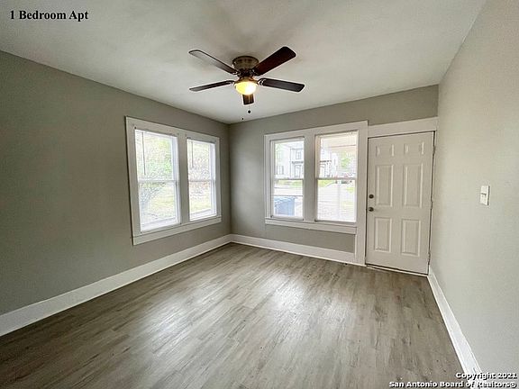 2nd image of 433 W Rosewood Ave