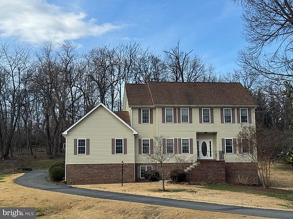 3rd image of 155 Bunchberry Ridge Ct