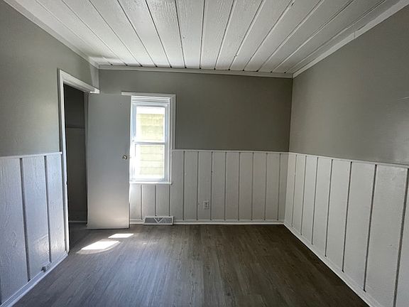 4th image of 1821 Elwood Ave