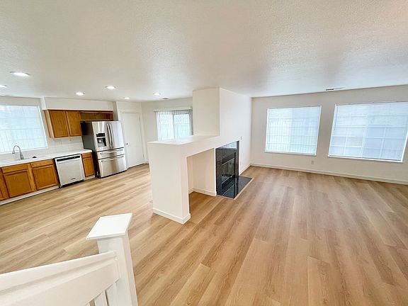 4th image of 1509 Hermocilla Way